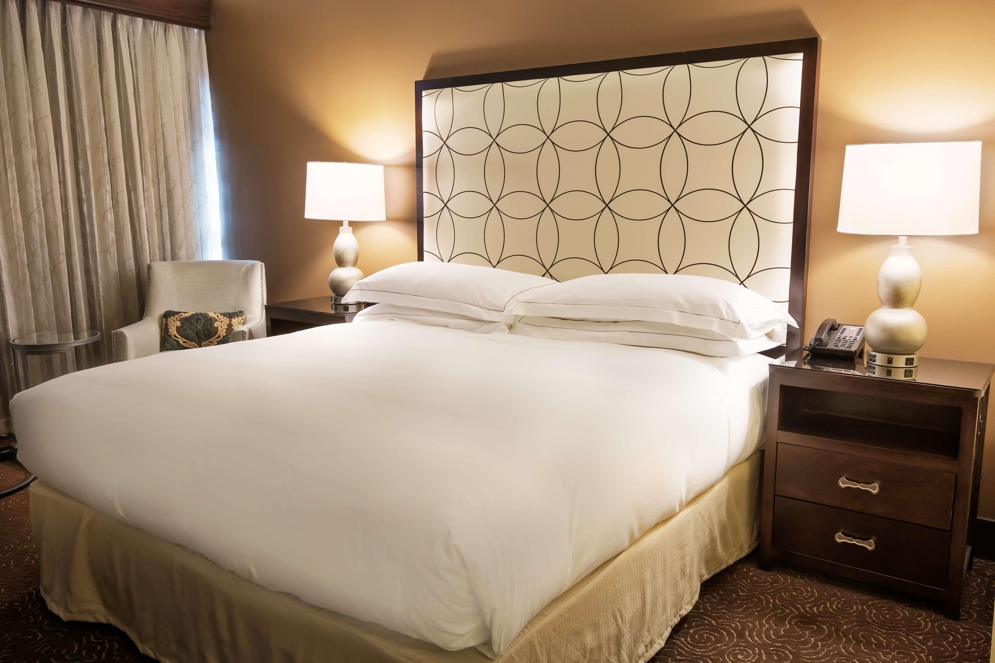 Hilton Baton Rouge Capitol Center Hotel Buitenkant foto
